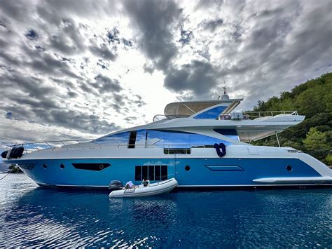 2018 Flybridge Azimut in vendita- YachtWorld