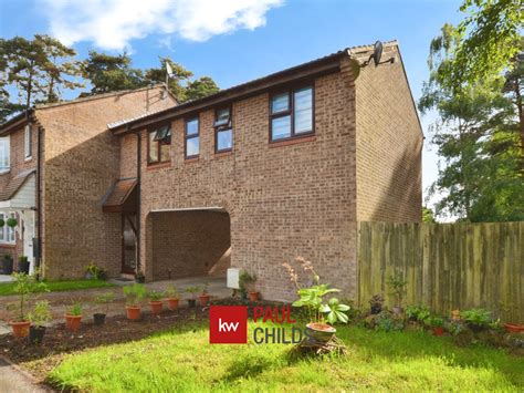 2 Bed Maisonette For Sale In Axbridge Bracknell Berkshire Rg12 £