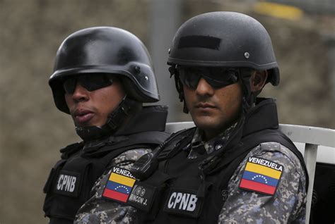 La Crisis Económica Impulsa El éxodo De Policías En Venezuela Internacional El PaÍs