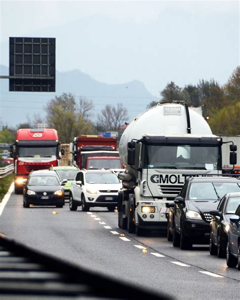 Revisioni Auto In Provincia Di Lecco Spesi 21 Milioni Di Euro