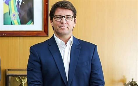 Secretário de Bolsonaro Mario Frias sofre princípio de infarto e passa