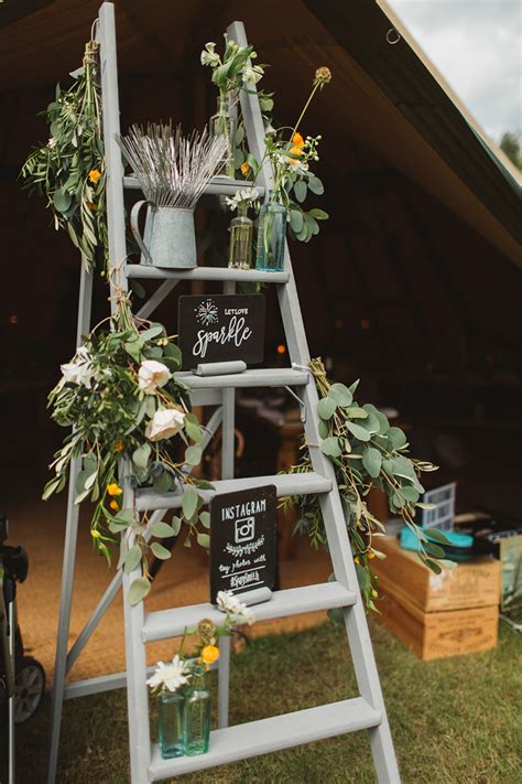 Ladder Decor Old Ladder Ideas - Mason jars with tealight candles and a moravian star luminaria ...