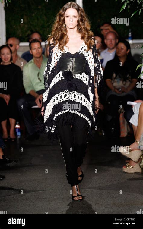 Sue Stemp New York Ready To Wear Spring Summer S Style Black And White