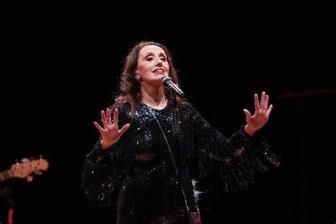 Spanyol Diva Luz Casal Sanat Ta Konser Verdi Haberler