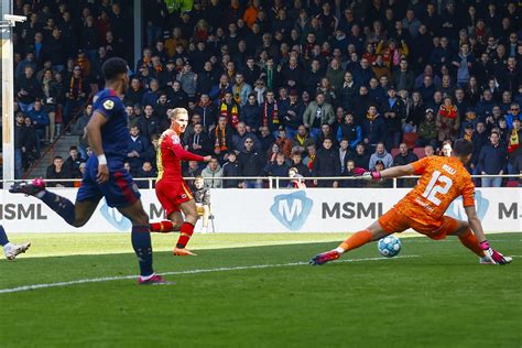 Strijdlustig Go Ahead Eagles Pakt Wederom Punt Tegen Ajax Go