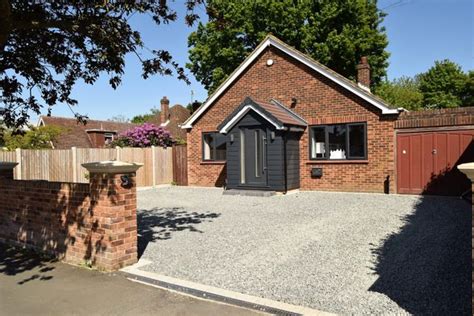 Wigmore Road Rainham Gillingham Me8 3 Bedroom Detached Bungalow For