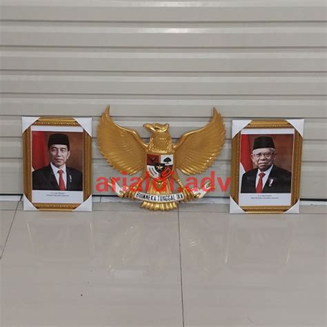 Jual Satu Set Bingkai Foto Presiden Wakil Presiden Dan Patung Garuda