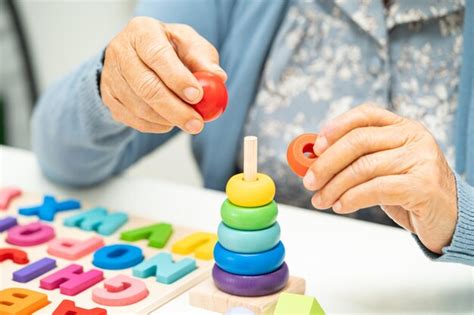 Doença de alzheimer ad mulher idosa asiática paciente que sofre de