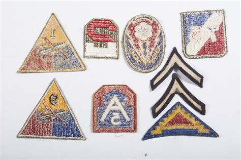 Assorted US insignia – fjm44