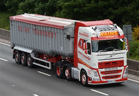 Wains Transport WA68XTW M6 Gailey 26 05 2020 Harry S On The Road