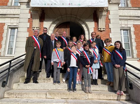 Remise des écharpes Conseil Municipal Junior Milly la Forêt