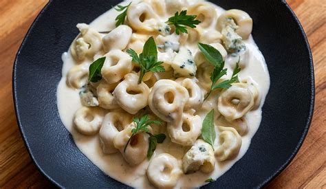 Receita De Tortellini De Funghi Porcini Molho Quatro Queijos