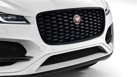 Jaguar Accessories F Pace Exterior Exterior Styling Gloss Black Grille Insert And Surround