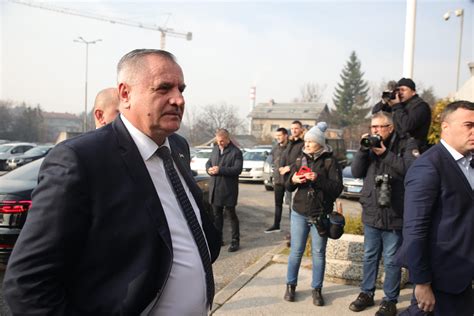 Milorad Dodik stigao u Sud BiH dočekale ga njegove pristalice