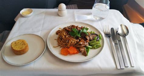 Singapore Airlines Business Class Meal Review! Inflight Feed