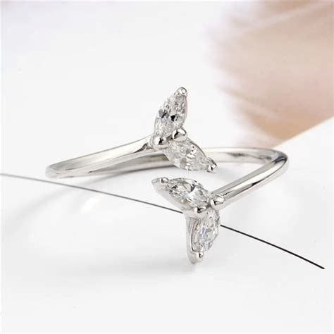 100 925 Sterling Silver Delicately Inlaid Zircon Whale Tail Mermaid