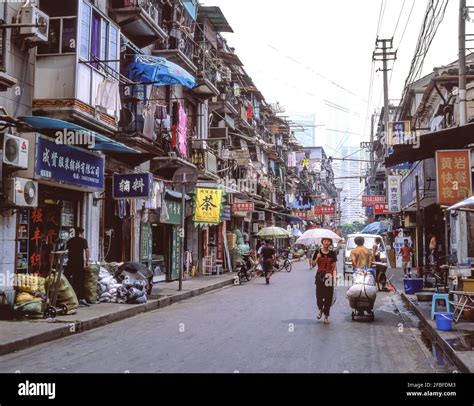 Typical chinese street scene hi-res stock photography and images - Alamy