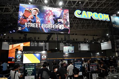 スト6東京ゲームショウのカプコンブースで新キャラA K I を試遊するとグッズ入手のチャンス カードやクリアファイルなどがもらえる