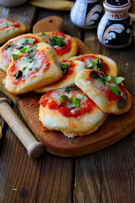 Pizzette Soffici Come In Rosticceria I Sapori Di Casa Ricette