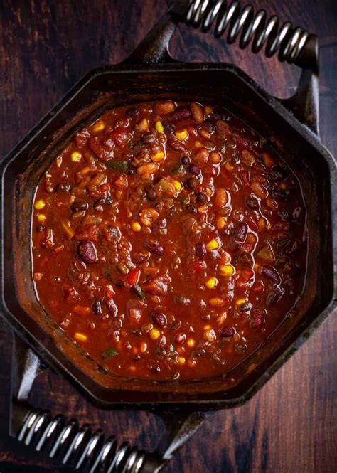 The Ultimate Vegetarian Chili Recipe - Vindulge