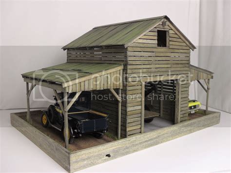 124 125 Danbury Mint Franklin Mint Barn Garage Diorama With