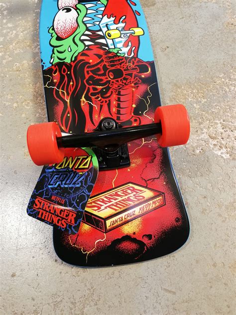 Cruiser Santa Cruz Stranger Things Meek Slasher 101 Urbanbox Skate