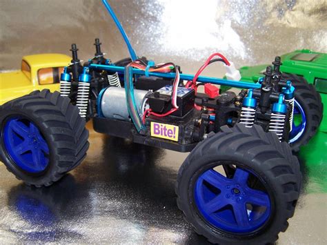 F S Duratrax Mini Quake RTR W JR Z590M Servo R C Tech Forums