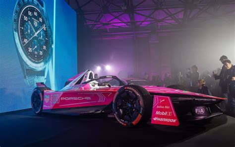 ポルシェとタグ・ホイヤー、フォーミュラe「2024 Tokyo E Prix」用のスペシャルデザインを施した「99x エレクトリック Gen3