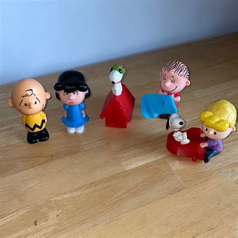 Mcdonalds Toys Peanuts Mcdonalds Charlie Brown Snoopy Collectables