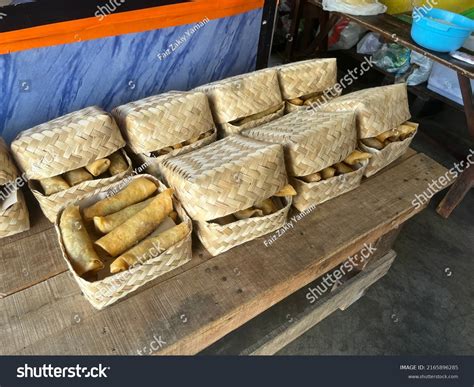 This Indonesian Spring Roll Called Lumpia Stock Photo 2165896285