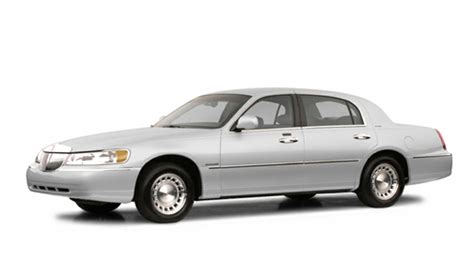 2002 Lincoln Town Car Specs Price Mpg And Reviews