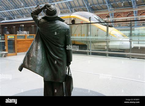 Statue of John Betjeman Stock Photo - Alamy