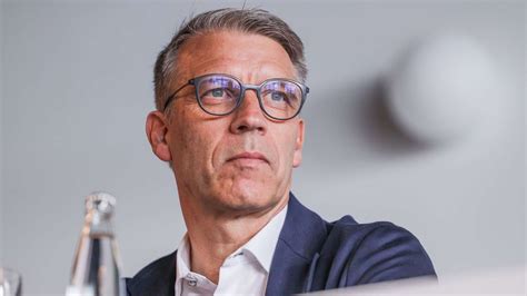 Nach Schalke Abschied Ex S Boss Peter Kn Bel Schielt Auf Bef Rderung