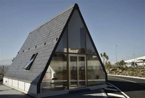 Unfold your new earthquake-proof tiny house with the M.A.DI. Home ...