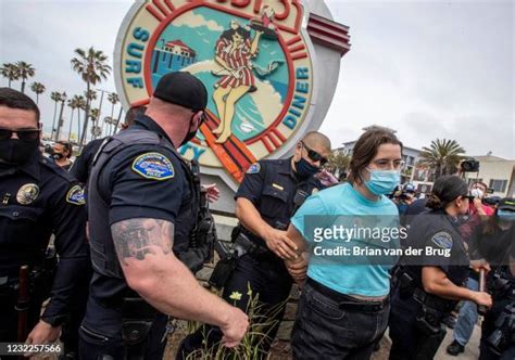 Huntington Beach Police Photos And Premium High Res Pictures Getty Images