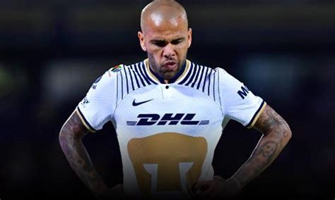 V Deo Pumas Do M Xico Demite Jogador Brasileiro Daniel Alves Por