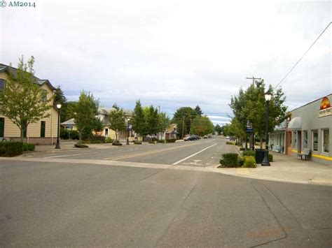 Creswell, Oregon, is close enough to the I-5 freeway to benefit but far ...