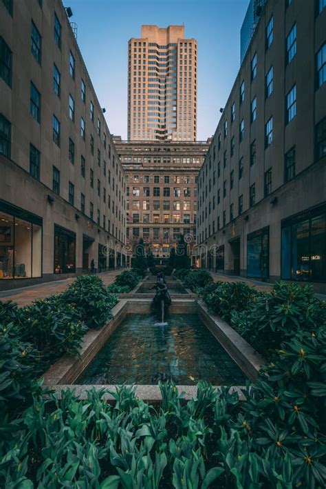 Fuentes En Rockefeller Center Manhattan Nueva York Fotograf A Editorial