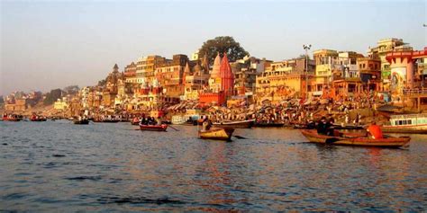 Best Time To Visit Dashashwamedh Ghat (Varanasi) In 2025