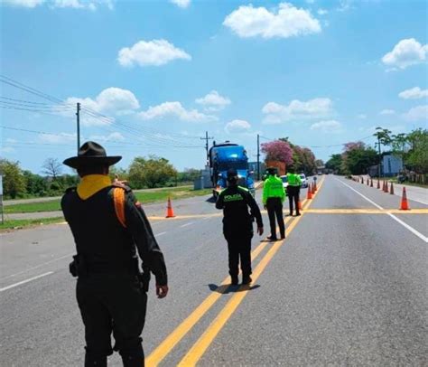 Mil Veh Culos Se Movilizar N Por Las V As De Bol Var Este Puente