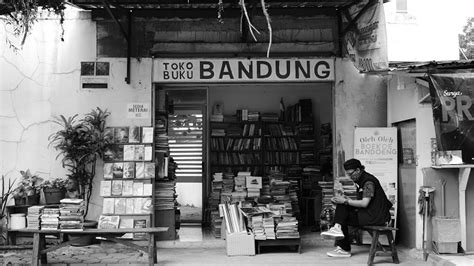 JEJAK JEJAK LITERASI DI BANDUNG 3 Asam Garam Toko Buku Bandung