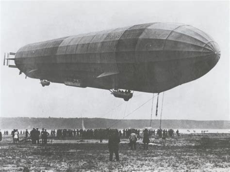 Historias De La Aviaci N Se Cumplen A Os Del Primer Vuelo De Un