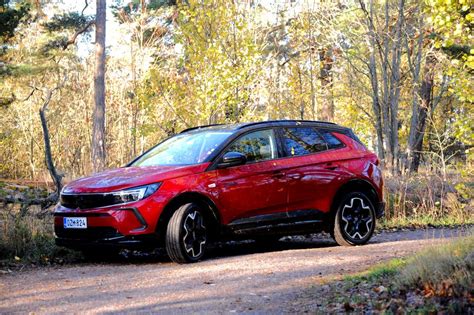 Koeajo Opel Grandland X Phev Hevosvoimainen Lataushybridi