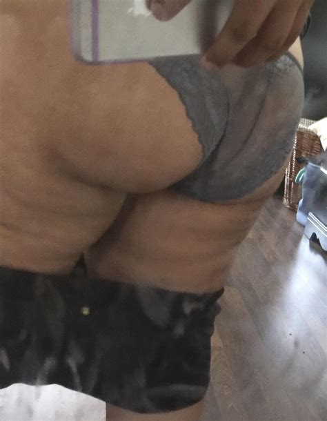 Excuse The Dirty Mirror Wife Sending Pic Of Her Ass Scrolller