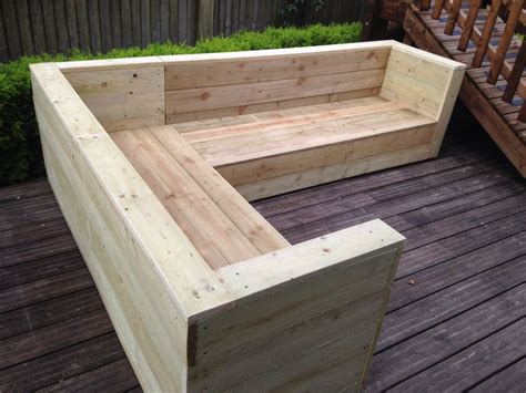 Corner Sofa Made From Sawn Timber Diy Outdoor Table Outdoor Wood