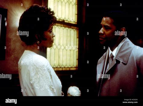 THE PREACHER'S WIFE, Whitney Houston, Denzel Washington, 1996. ©Buena ...