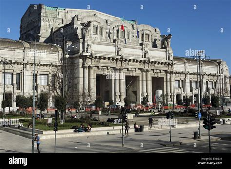 Milan railway station fotografías e imágenes de alta resolución Alamy