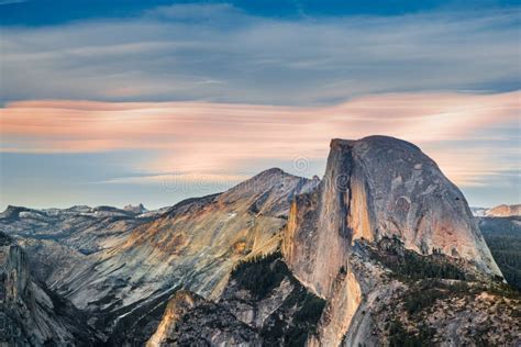 Halv Kupol En Granitkupol I Den Yosemite Dalen Yosemite Nationalpark