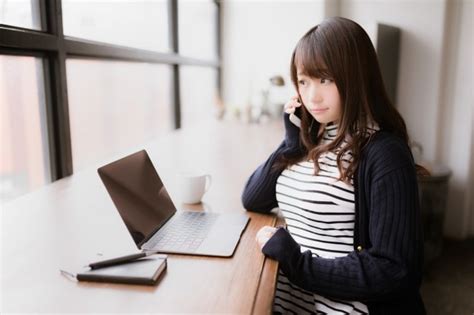 見たでしょっ！ 女子の胸が「デカすぎて」困ること6つ｜「マイナビウーマン」