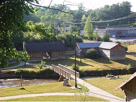 Bardstown, Kentucky: Old Bardstown Village photo, picture, image